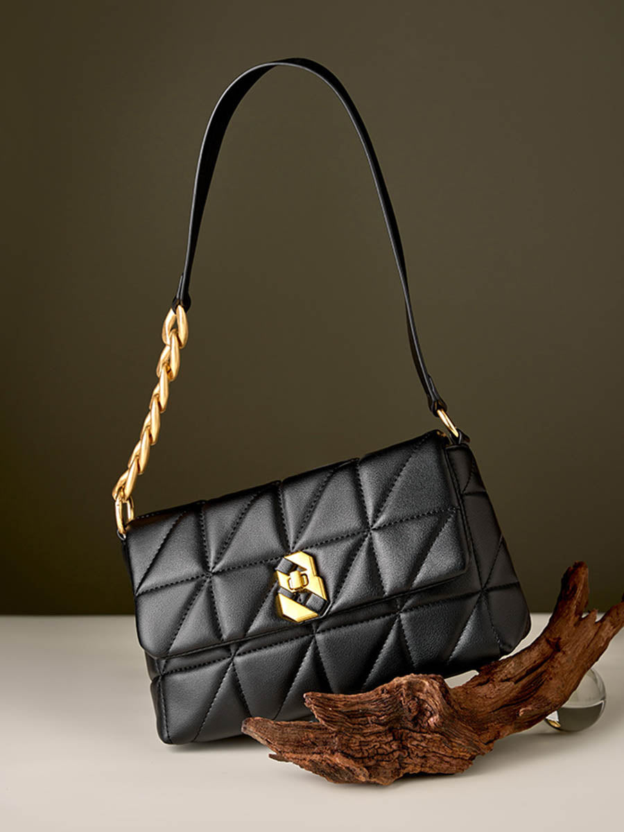 Diamond Pattern Chain Crossbody Bag